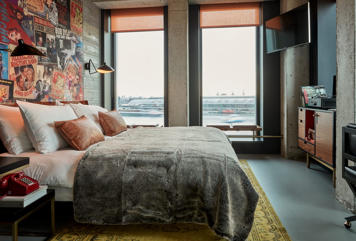 Sir Adam Hotel — 1