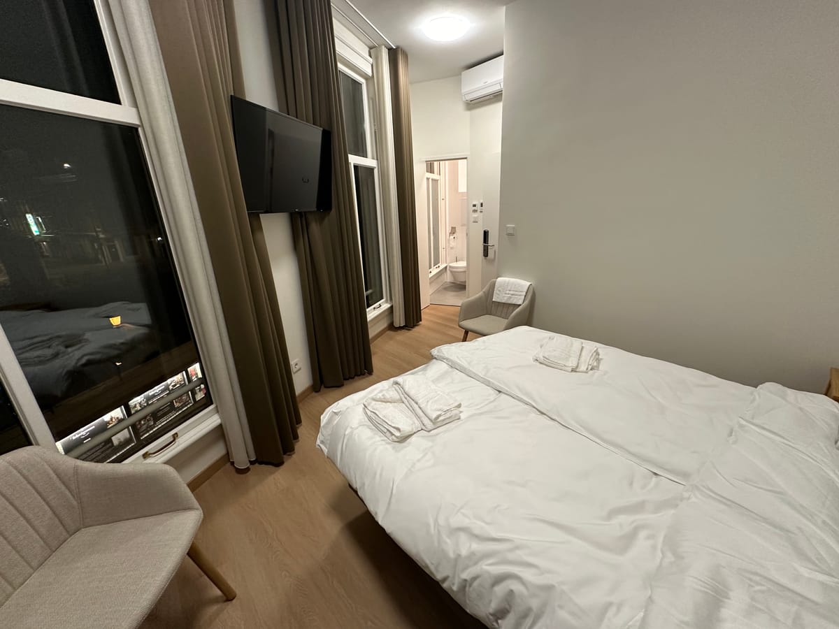Voyager Hotel Amsterdam — 1