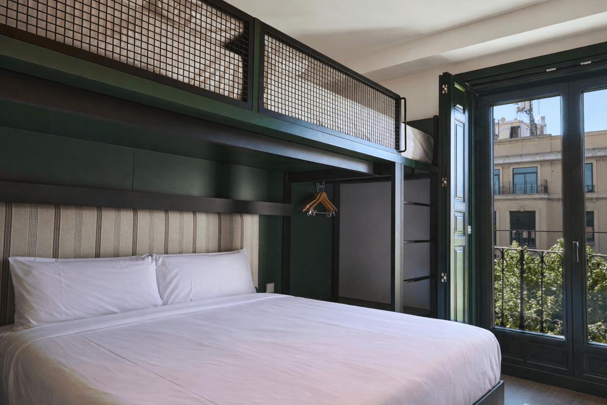 LATROUPE Prado Hostel Madrid — 2