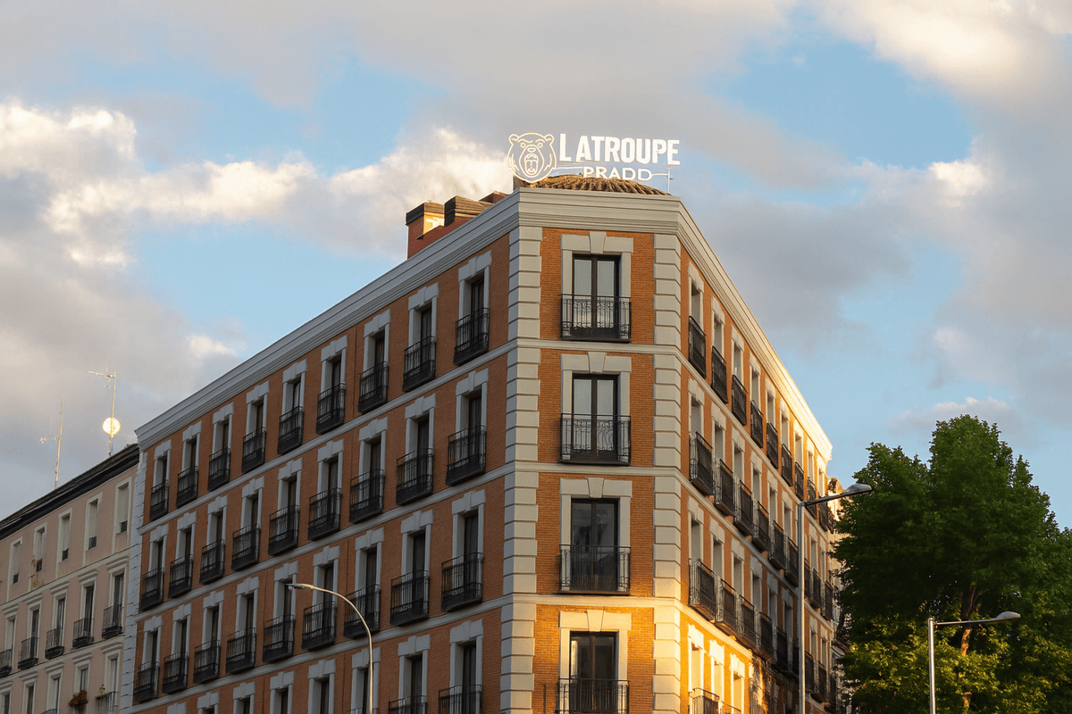 LATROUPE Prado Hostel Madrid — 3