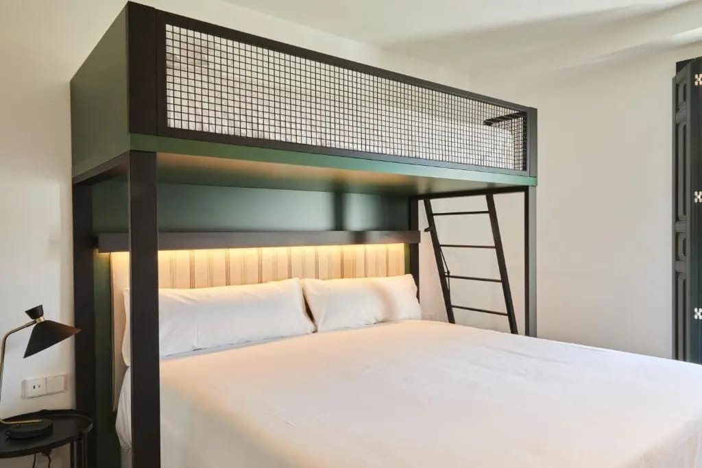 LATROUPE Prado Hostel Madrid — 4