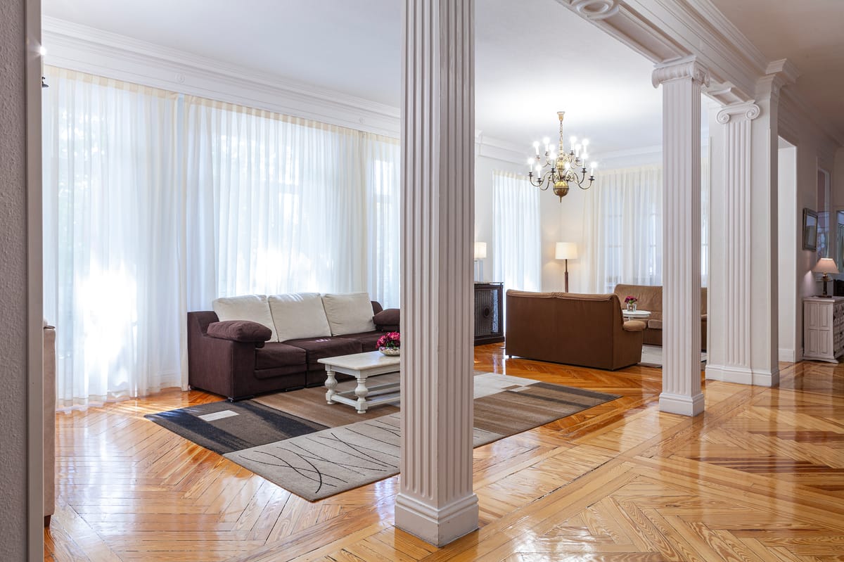 Mediodía Hotel — 2