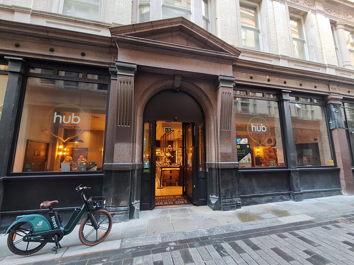 hub by Premier Inn London City Bank hotel — 1