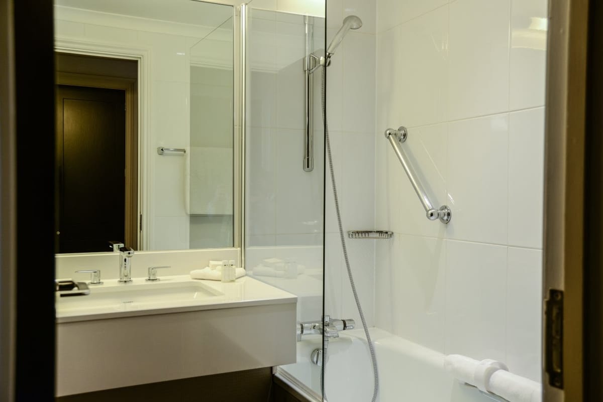 London Bridge Hotel — 4