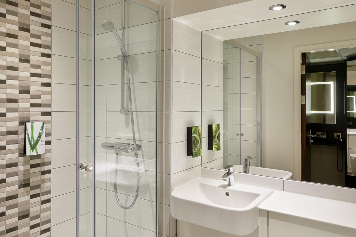 Premier Inn London Bank (Tower) hotel — 3