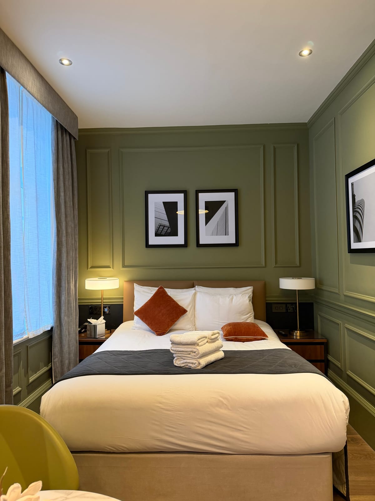 The Counting House, EC3 — 3