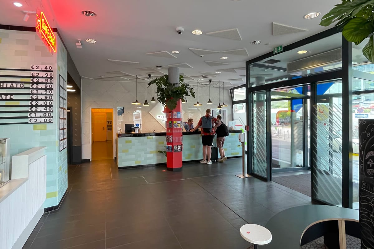 MEININGER Hotel Berlin Central Station — 4