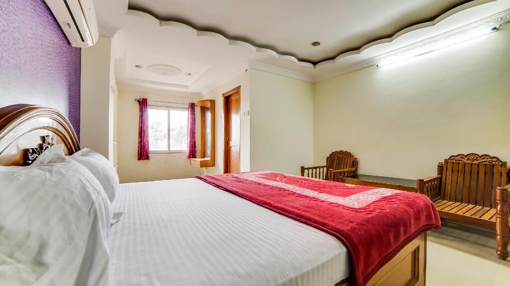 Hotel Mayuri Grand — 1