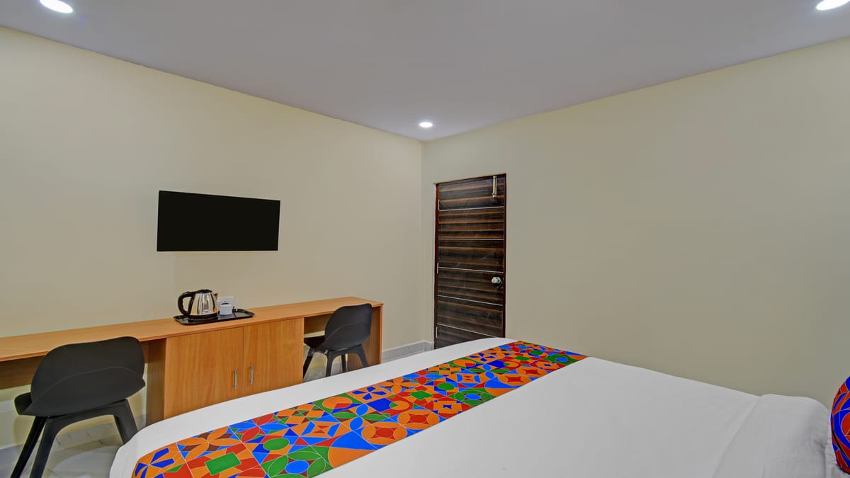 Fabhotel Srikara Grand Luxury Rooms — 4