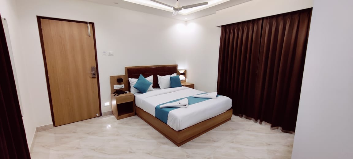 HOTEL A K FORT INN — 4
