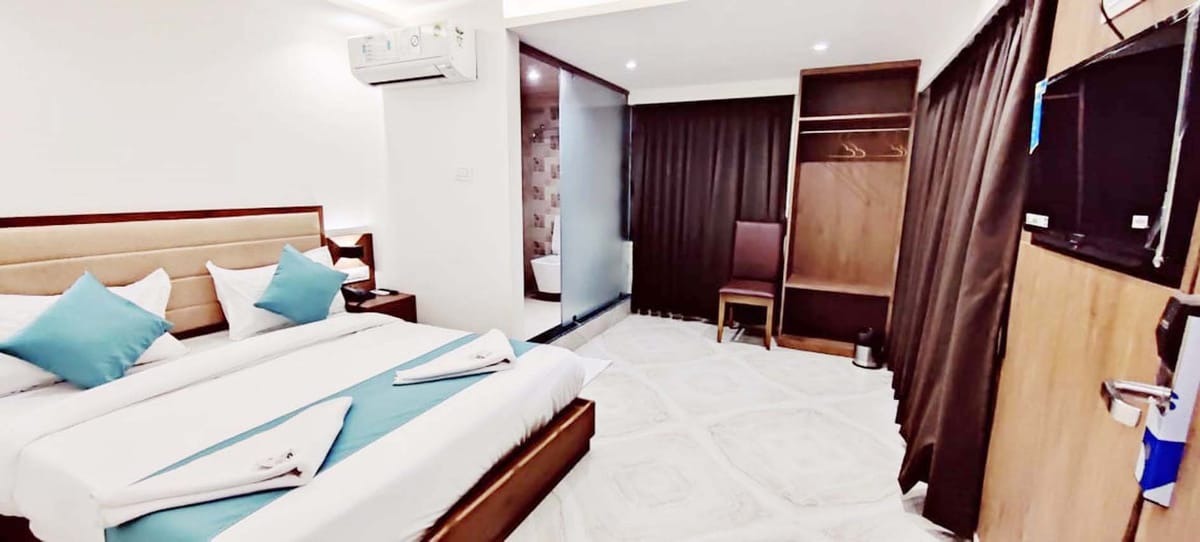 HOTEL A K FORT INN — 5