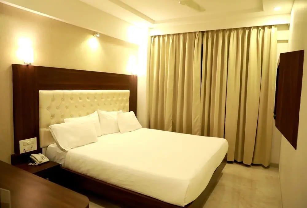 Hotel Lords — 4