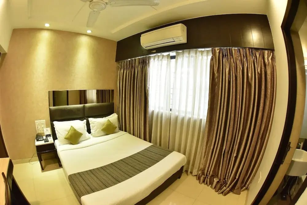 Hotel Manama — 1