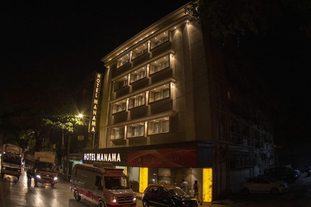 Hotel Manama — 4