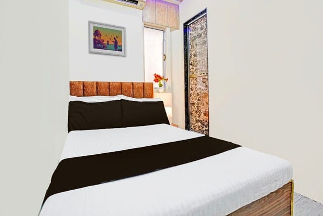 Hotel New Churchgate — 1