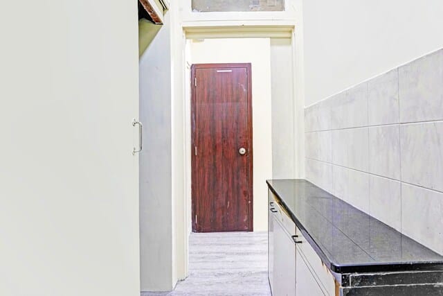 Hotel New Churchgate — 4