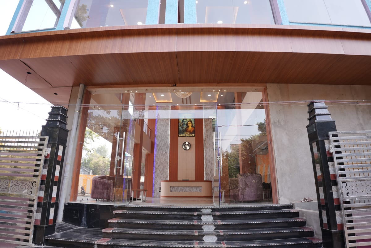 Hotel Asha Palace By Basotel — 1