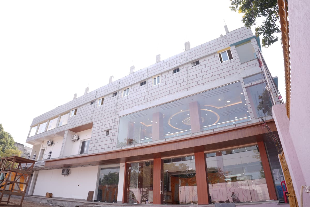 Hotel Asha Palace By Basotel — 2
