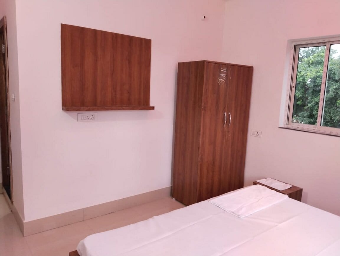Hotel Smrita's — 5