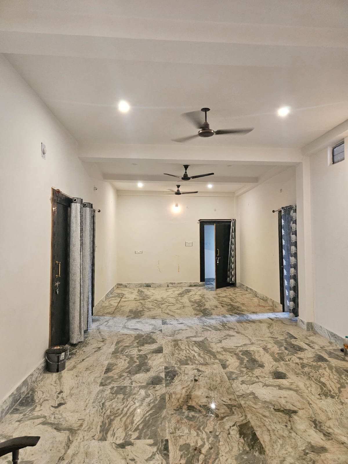 Pandit Devki Nandan Dharamsala & Guest House — 1