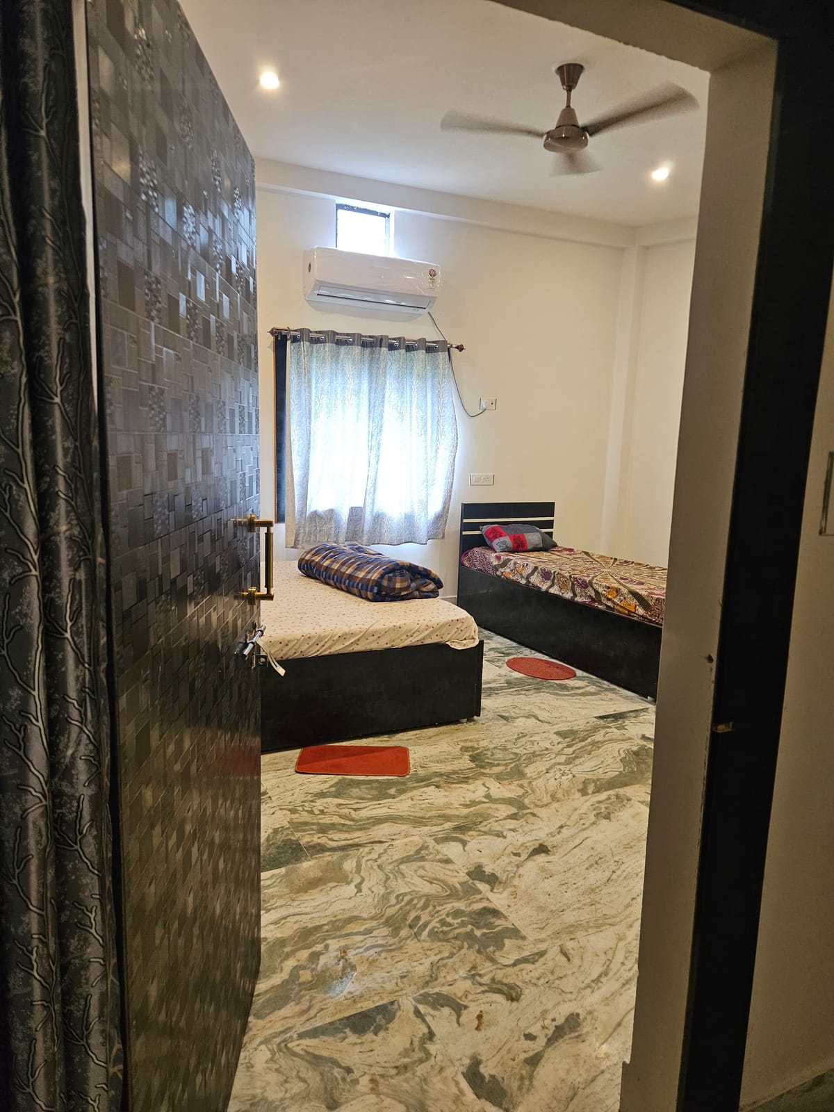 Pandit Devki Nandan Dharamsala & Guest House — 2
