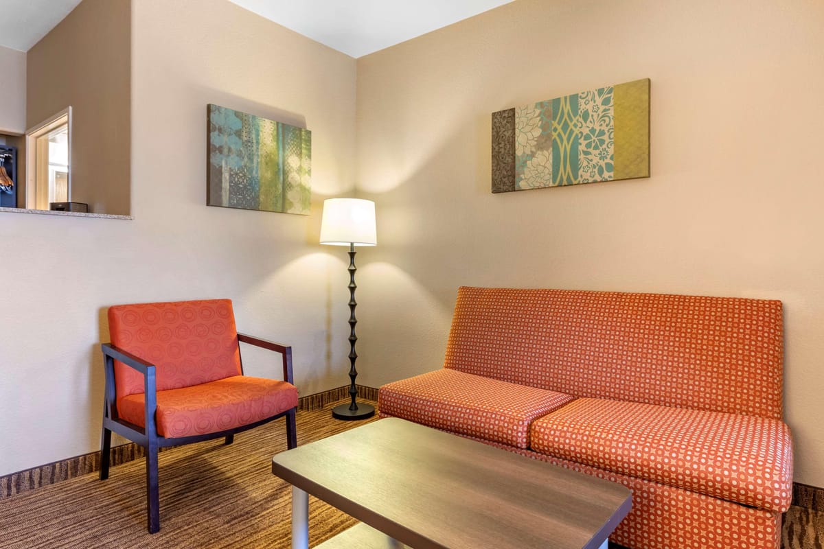 Best Western Plus DFW Airport Suites — 4