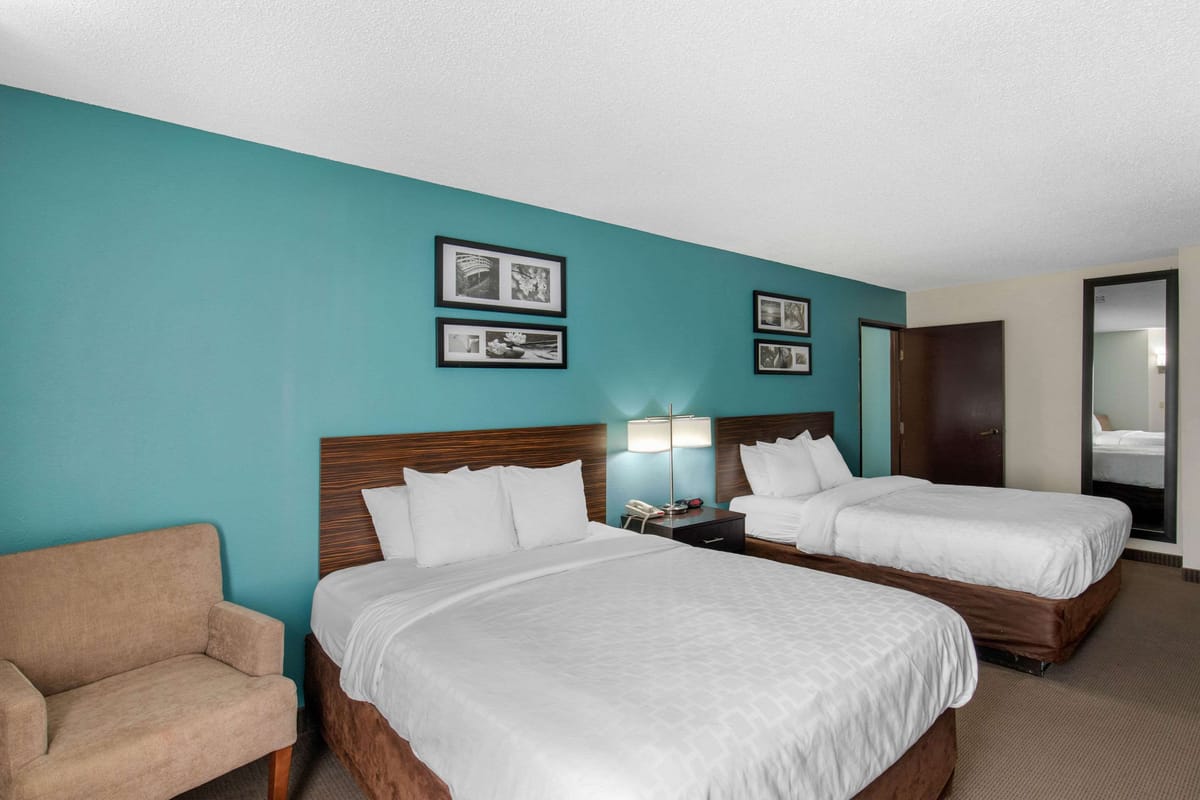 Clarion Inn & Suites DFW North — 2