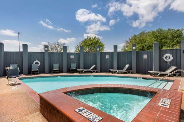 Comfort Suites DFW Airport — 4