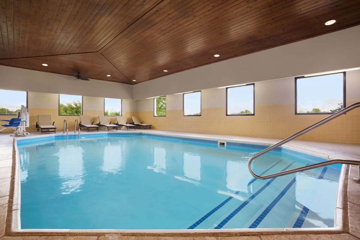 Country Inn & Suites by Radisson, DFW Airport South, TX — 2