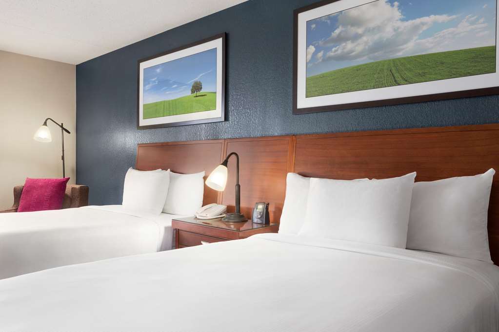 DoubleTree by Hilton Hotel Dallas - DFW Airport North — 2