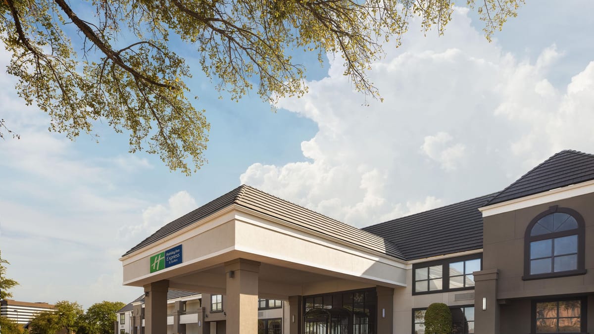 Holiday Inn Express & Suites Irving DFW Airport North by IHG — 2