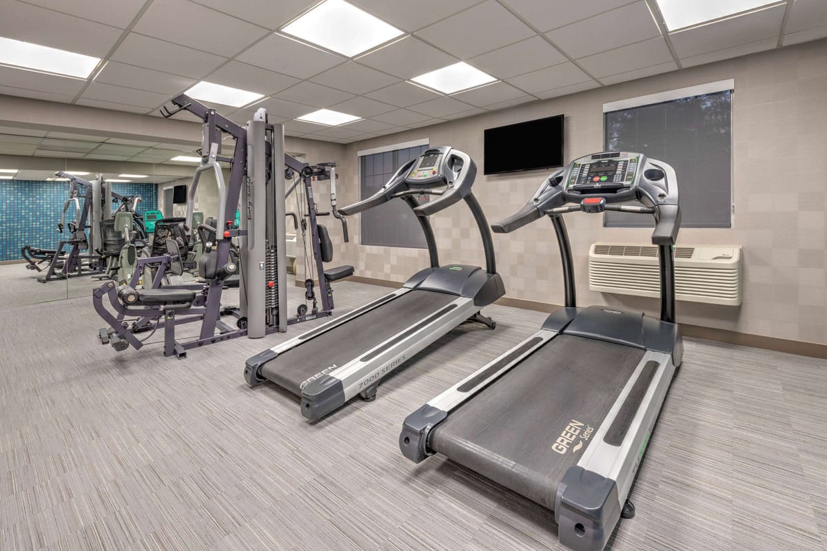 La Quinta Inn & Suites by Wyndham Dallas DFW Airport North — 5