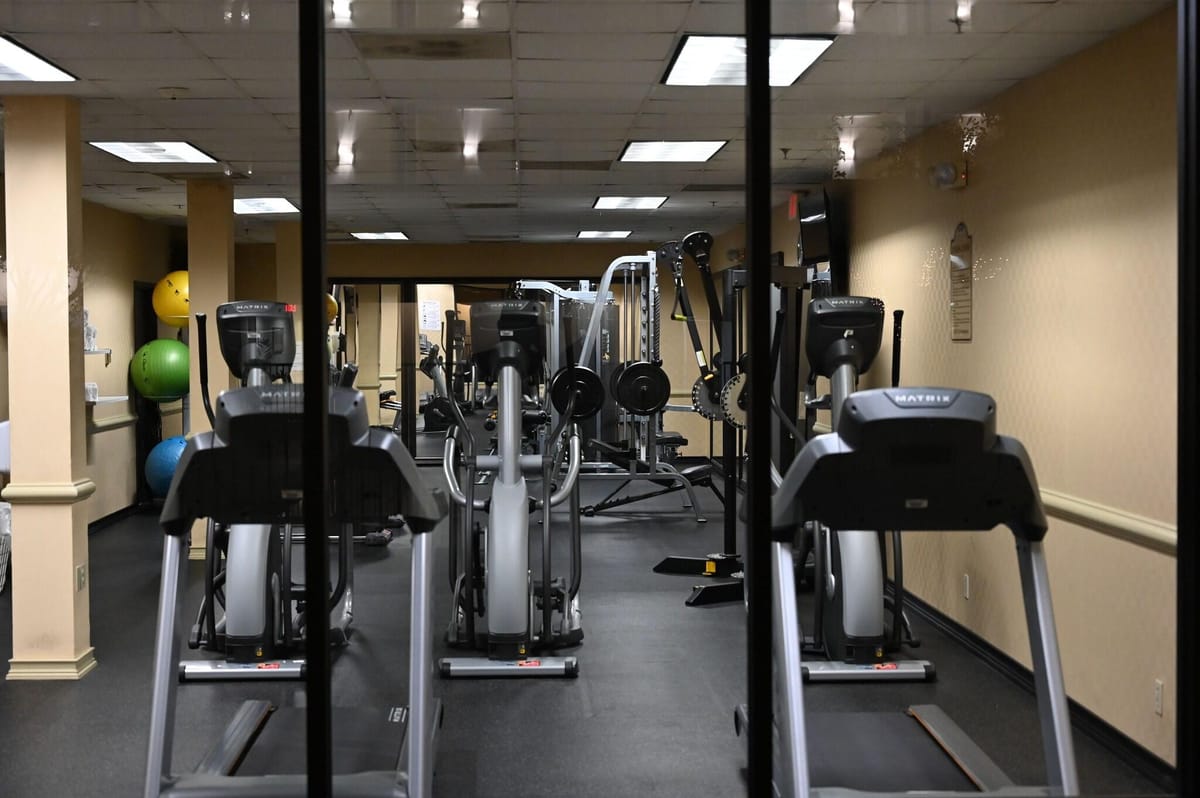 Atrium Hotel & Suites DFW — 5