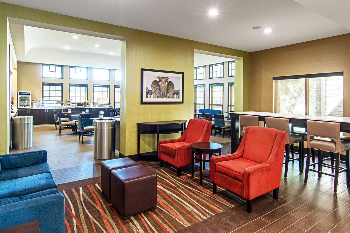 Comfort Suites NW Dallas Near Love Field — 3