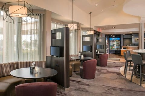 Courtyard by Marriott Irving Las Colinas — 1