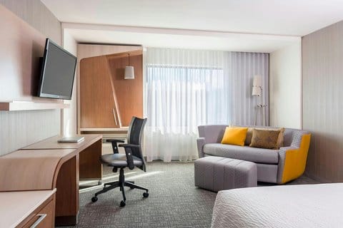 Courtyard by Marriott Irving Las Colinas — 2