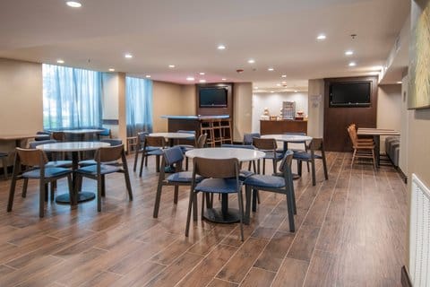 Fairfield by Marriott Inn & Suites Dallas DFW Airport South/Irving — 5
