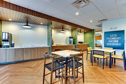 Fairfield by Marriott Inn & Suites Dallas Love Field — 4