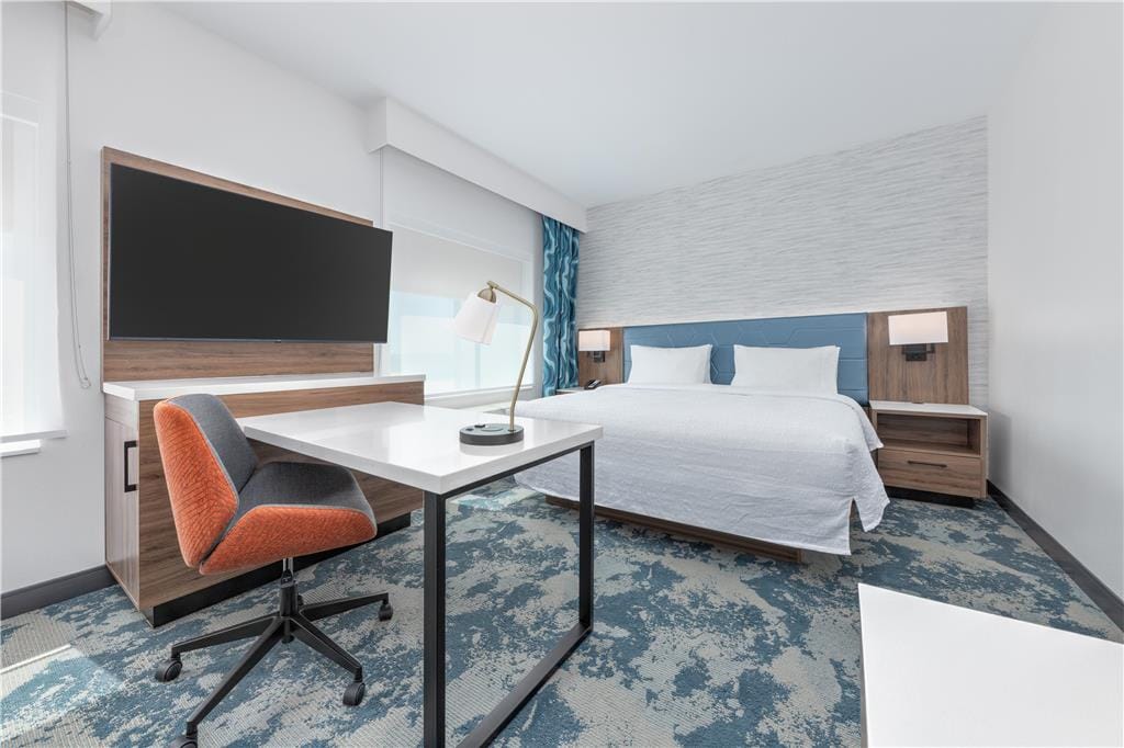 Hampton Inn and Suites Irving Hwy 183 — 4