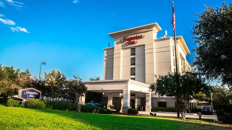 Hampton Inn Dallas-Irving-Las Colinas — 4