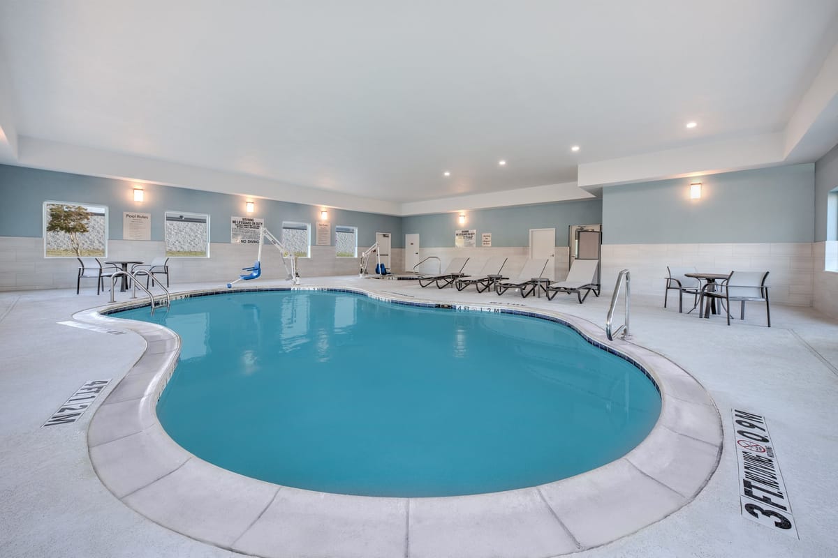 Holiday Inn Express & Suites Dallas W - I-30 Cockrell Hill by IHG — 5