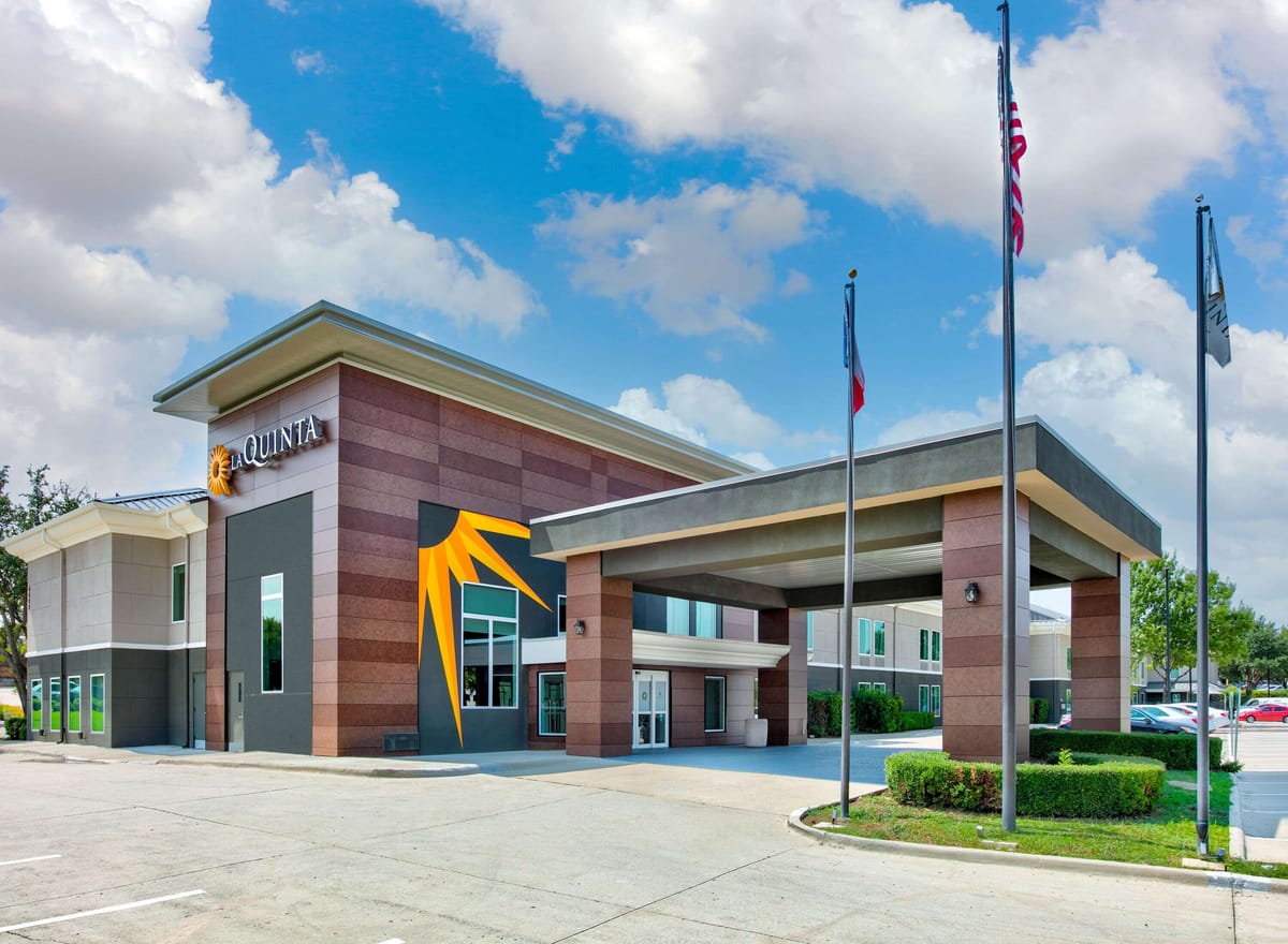 La Quinta Inn & Suites by Wyndham Dallas - Las Colinas — 3
