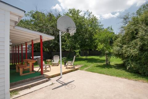 Wild Wild West Backpackers Hostel — 3