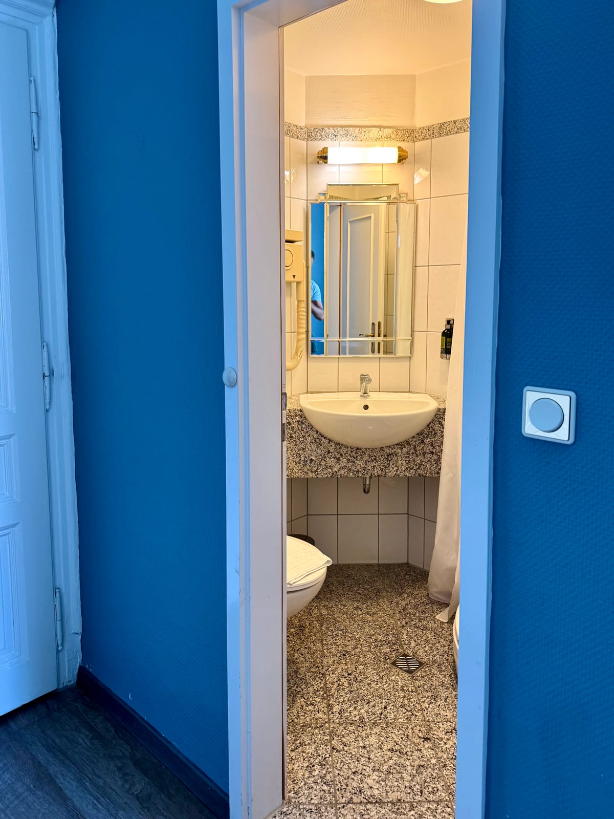 Hotel Monopol — 3