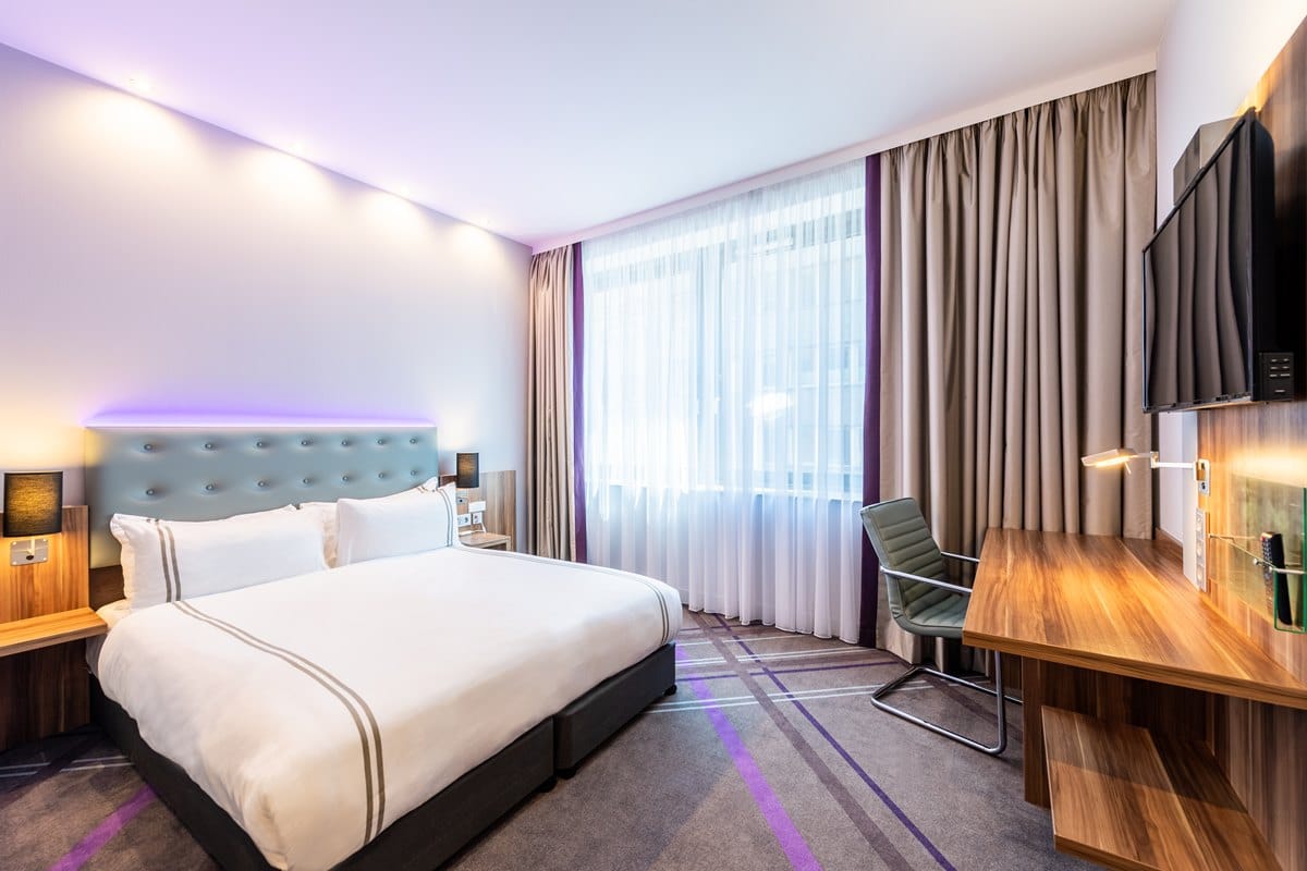 Premier Inn Frankfurt City Centre Hotel — 3