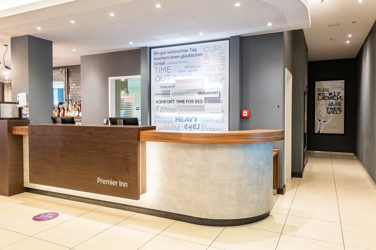 Premier Inn Frankfurt City Centre Hotel — 4
