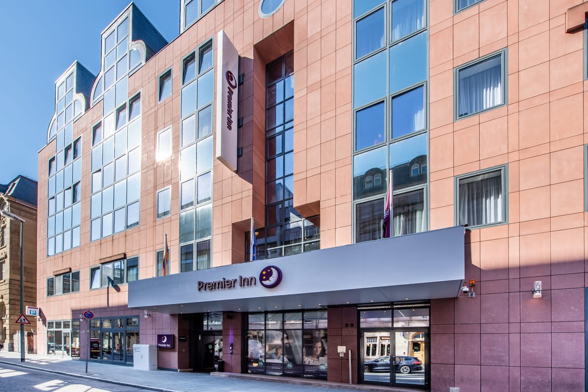 Premier Inn Frankfurt City Centre Hotel — 5