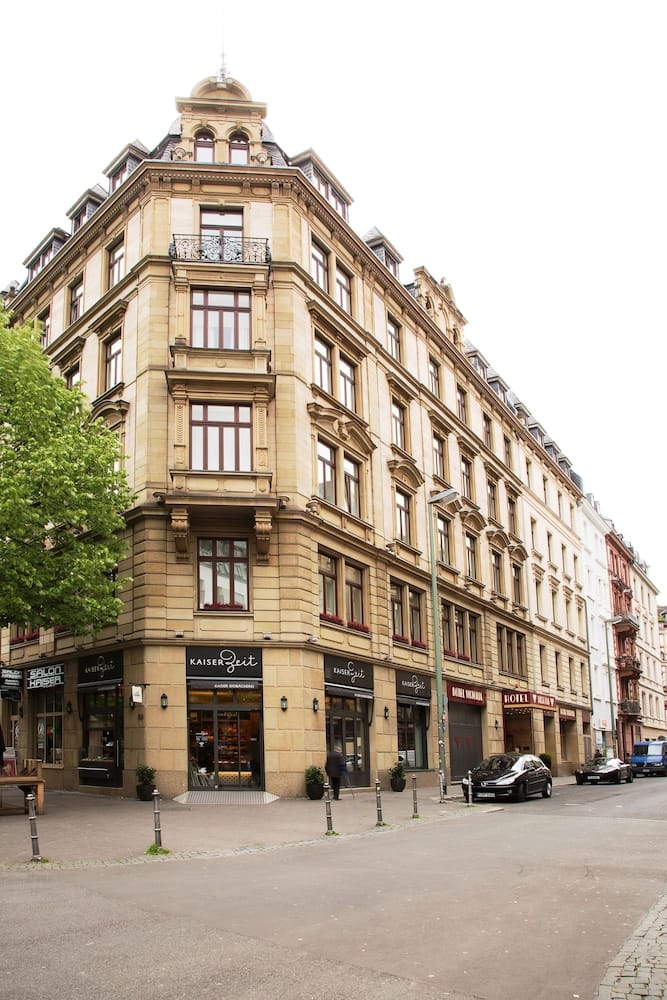 Victoria Hotel — 2