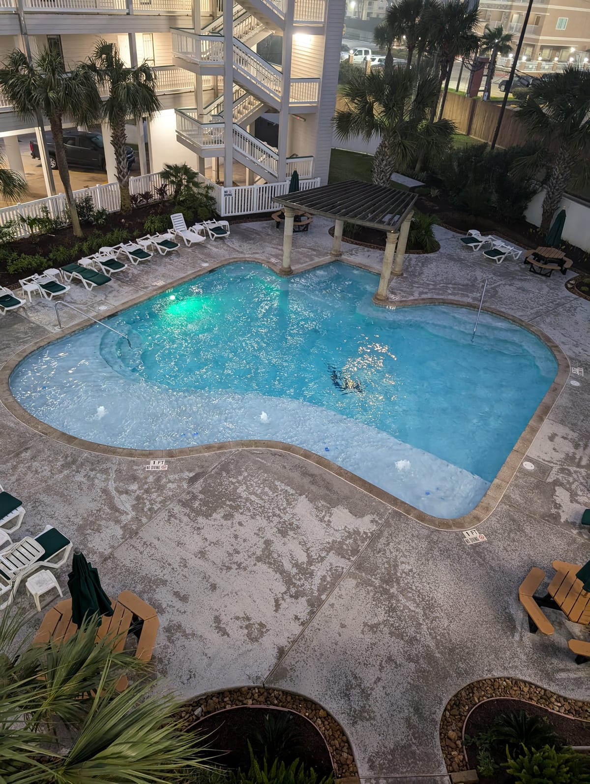 Casa Del Mar Beachfront Suites — 1