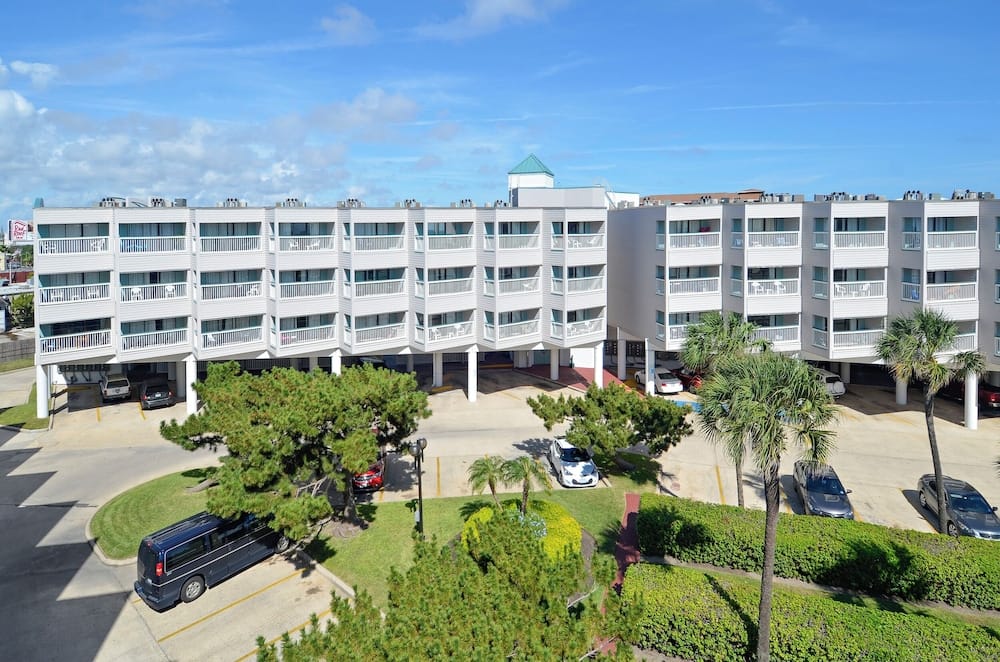 Casa Del Mar Beachfront Suites — 3